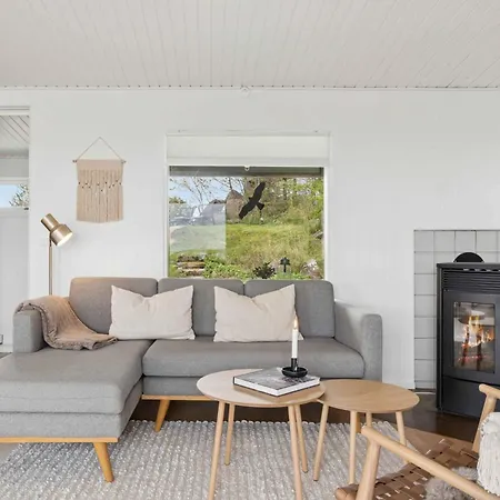 Charming With Baltic Sea Views 알링에