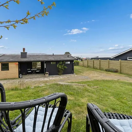 Charming With Baltic Sea Views 알링에